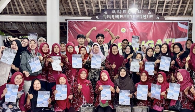 Mahasiswa KKN-T Universitas Alma Ata Padukuhan Puluhan kidul Melakukan Sosialisasi Tentang Resistensi Antibiotik kepada Ibu-ibu PKK